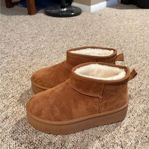 Mudd Tan Suede Boots with Cream Lining